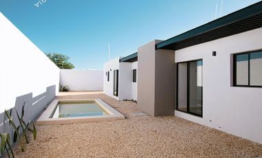 Casa nueva en venta de una planta con alberca privada en Mérida