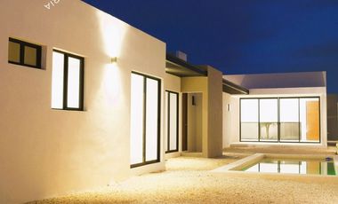 Casa nueva en venta de una planta con alberca privada en Mérida