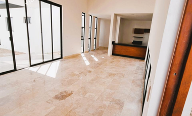Casa nueva en venta de una planta con alberca privada en Mérida