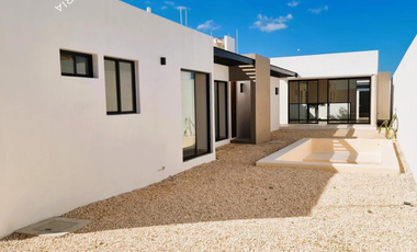 Casa nueva en venta de una planta con alberca privada en Mérida