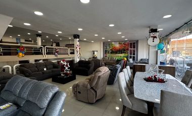 LOCAL COMERCIAL EN VENTA FRENTE A PLAZA CRYSTAL | ARLETTE FLORES