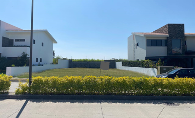 VENTA DE TERRENO EN FRACC. PARAÍSO COUNTRY CLUB, CUERNAVACA, MORELOS.