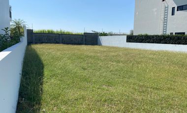 VENTA DE TERRENO EN FRACC. PARAÍSO COUNTRY CLUB, CUERNAVACA, MORELOS.