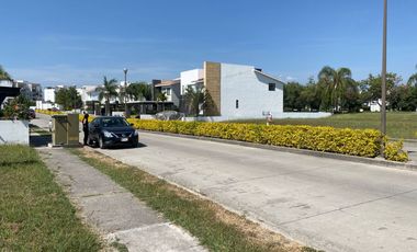 VENTA DE TERRENO EN FRACC. PARAÍSO COUNTRY CLUB, CUERNAVACA, MORELOS.
