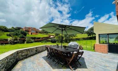 Espectacular Casa Macadamia- Vía La Calera 430 m2