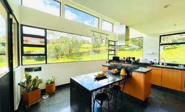 Espectacular Casa Macadamia- Vía La Calera 430 m2