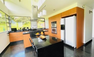 Espectacular Casa Macadamia- Vía La Calera 430 m2