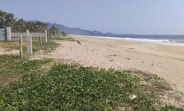 vt-0478 TERRENO SOBRE PLAYA ESCRITURADO, EN PIE DE LA CUESTA