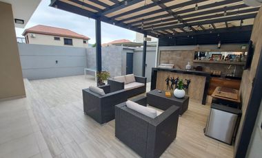 Via La Costa, Renta de Hermosa Casa 3 Dorm. en Urbanización Privada