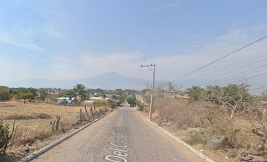 Casa en Paseos Del Quetzal, San Juan Cosalá con 3 recamaras y 371 m2.