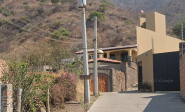 Casa en Paseos Del Quetzal, San Juan Cosalá con 3 recamaras y 371 m2.