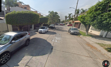 Casa oportunidad en venta, 3 recamaras en Lomas De Guadalupe.