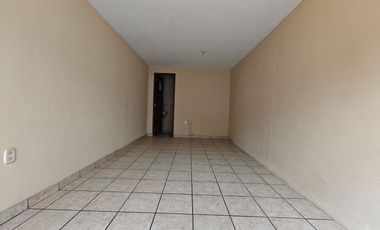 LOCAL EN VENTA EN TOLUCA CON ESTACIONAMIENTO PARA 8 VEHÍCULOS