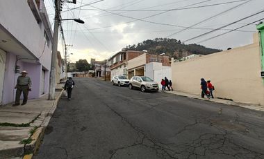 LOCAL EN VENTA EN TOLUCA CON ESTACIONAMIENTO PARA 8 VEHÍCULOS