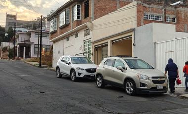 LOCAL EN VENTA EN TOLUCA CON ESTACIONAMIENTO PARA 8 VEHÍCULOS