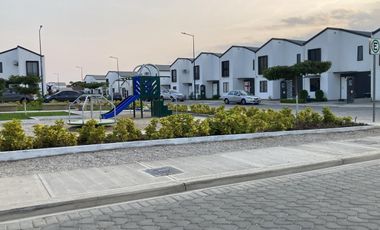 Alquiler casa en Urbanización Galilea - Via la Costa antes del peaje de Chongon