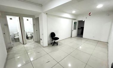 ARRIENDO LOCAL, CLINICA, LABORATORIO A PASOS METRO STA. LUCIA
