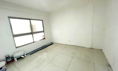 ARRIENDO LOCAL, CLINICA, LABORATORIO A PASOS METRO STA. LUCIA