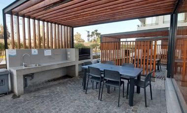 Dpto Con Espectacular Vista En Condominio Laguna Centro