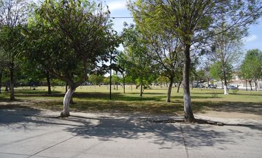 Casa Oportunidad en Venta CASA 160MTS amplios Espacios Centrica FRENTE A PARQUE Av Patria &AV LOPEZ MATEOS Zapopan