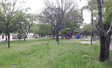 Casa Oportunidad en Venta CASA 160MTS amplios Espacios Centrica FRENTE A PARQUE Av Patria &AV LOPEZ MATEOS Zapopan