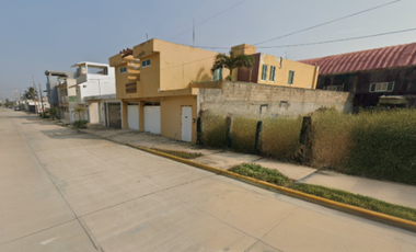 Casa en Venta Av Juventino Rosas Puerto Mexico Coatzacoalcos, Veracruz/ Recuperación Bancaria