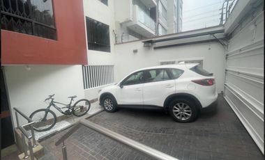 ¡Alquila tu Cochera en Surco por Solo S/. 250! Seguridad, Comodidad y Acceso Directo a la Avenida