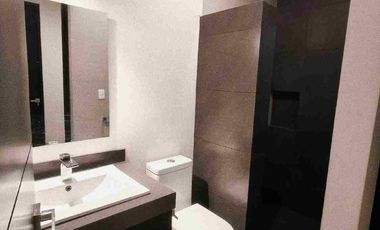 CASA EN RENTA CON 4 RECAMARAS Y AMPLIO JARDIN