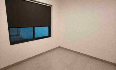 CASA EN RENTA CON 4 RECAMARAS Y AMPLIO JARDIN