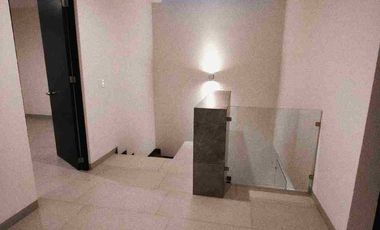 CASA EN RENTA CON 4 RECAMARAS Y AMPLIO JARDIN