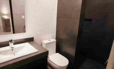 CASA EN RENTA CON 4 RECAMARAS Y AMPLIO JARDIN