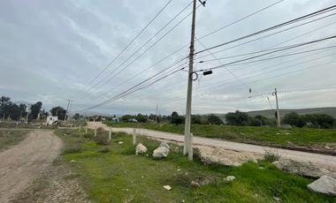 Amplio Terreno para un gran desarrollo Mixto. Industrial, Habitacional, Comercial. opción de mas tierra.