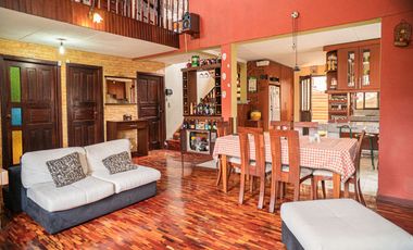Casa en Venta, Sector Cuartel Cayambe, Ricaurte, Cuenca