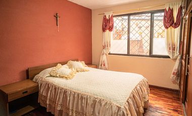 Casa en Venta, Sector Cuartel Cayambe, Ricaurte, Cuenca