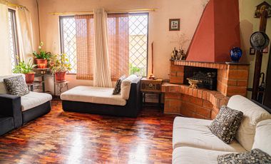 Casa en Venta, Sector Cuartel Cayambe, Ricaurte, Cuenca
