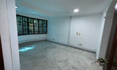 ARRIENDO CASA COMERCIAL, BARRIO QUIRINAL