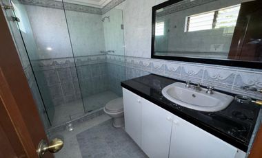 ARRIENDO CASA COMERCIAL, BARRIO QUIRINAL