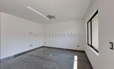 Casa en venta Cumbres del Cimatario 4 habitaciones FVR