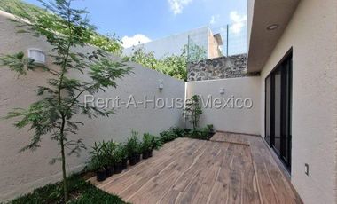 Casa en venta Cumbres del Cimatario 4 habitaciones FVR