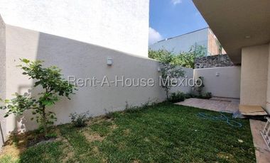 Casa en venta Cumbres del Cimatario 4 habitaciones FVR