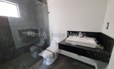 Casa en venta Cumbres del Cimatario 4 habitaciones FVR