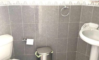 CASA SOLA EN BUEN ESTADO DE CONSERVACION, OPORTUNIDAD!!!