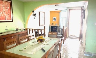 CASA SOLA EN BUEN ESTADO DE CONSERVACION, OPORTUNIDAD!!!