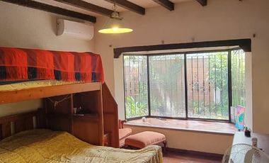 En venta amplia casa de una planta frente al parque en Rio Grande, via a Samborondon