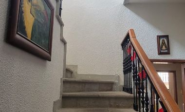 En venta amplia casa de una planta frente al parque en Rio Grande, via a Samborondon