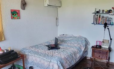 En venta amplia casa de una planta frente al parque en Rio Grande, via a Samborondon