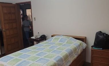 En venta amplia casa de una planta frente al parque en Rio Grande, via a Samborondon