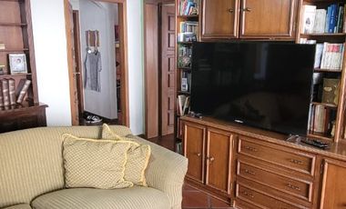En venta amplia casa de una planta frente al parque en Rio Grande, via a Samborondon
