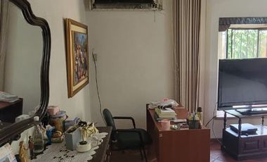 En venta amplia casa de una planta frente al parque en Rio Grande, via a Samborondon