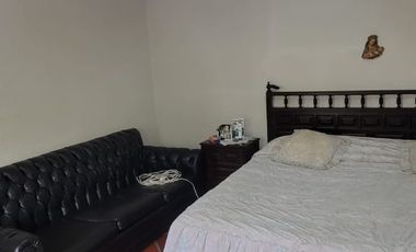 En venta amplia casa de una planta frente al parque en Rio Grande, via a Samborondon